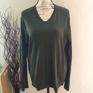GAP olive cotton v neck sweater